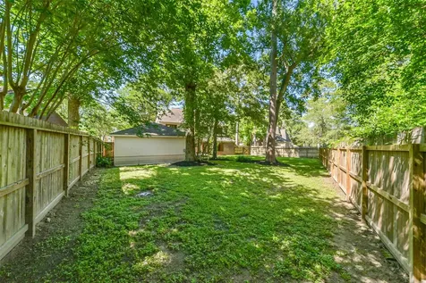 3910 Misty Gardens Court Kingwood TX 77339