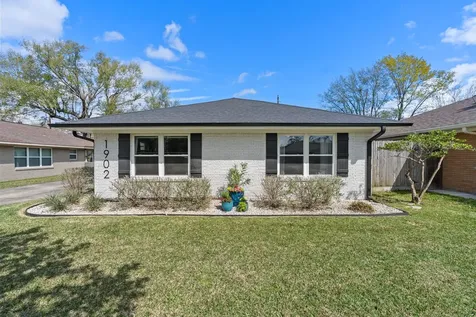 1902 De Milo Drive Houston TX 77018