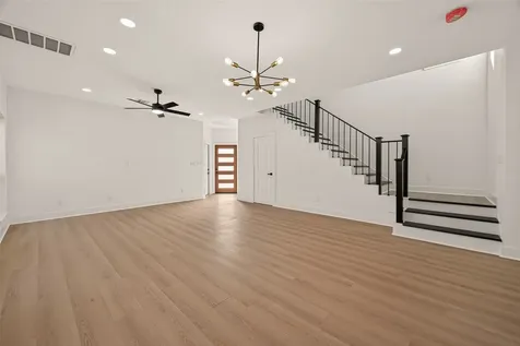 6719 Knox Street Houston TX 77091