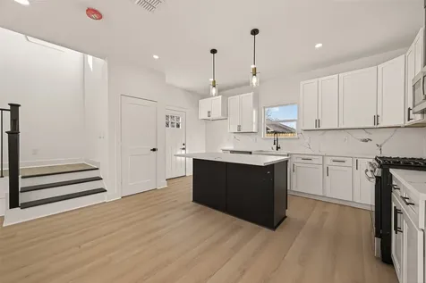 6719 Knox Street Houston TX 77091