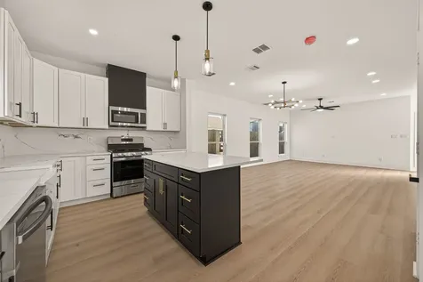 6719 Knox Street Houston TX 77091