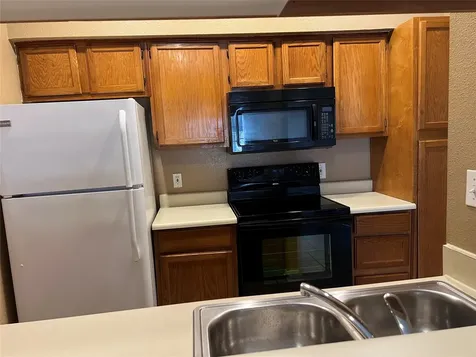 2121 El Paseo Street 2007 Houston TX 77054