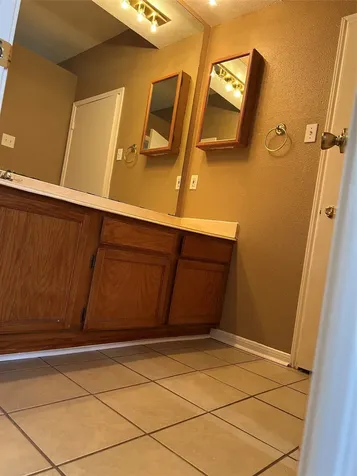 2121 El Paseo Street 2007 Houston TX 77054