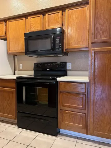 2121 El Paseo Street 2007 Houston TX 77054