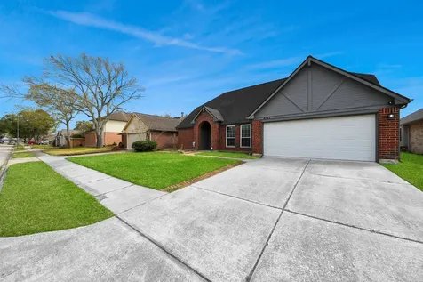 4747 Widerop Lane Friendswood TX 77546