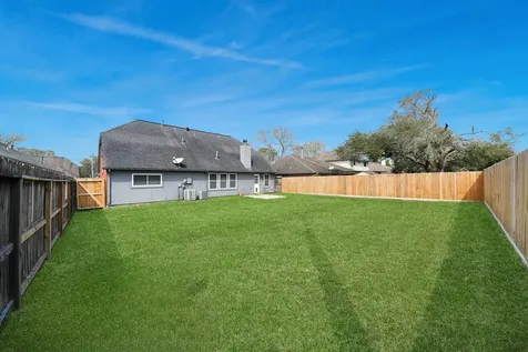 4747 Widerop Lane Friendswood TX 77546