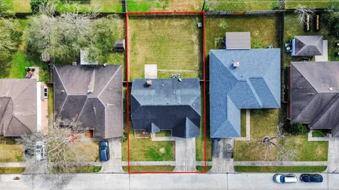 4747 Widerop Lane Friendswood TX 77546