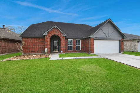 4747 Widerop Lane Friendswood TX 77546