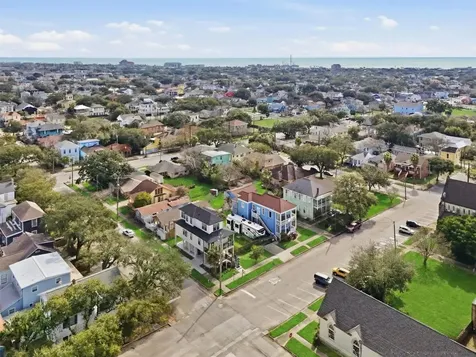 1104 36th Street Galveston TX 77550