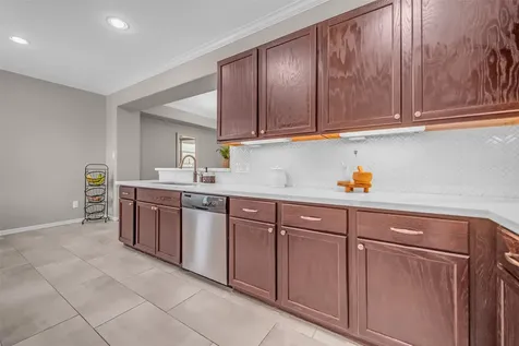 8118 Stoneyway Drive Houston TX 77040