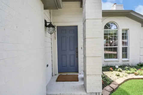2511 Orchard Run Way Fresno TX 77545