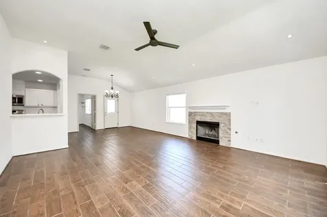 2511 Orchard Run Way Fresno TX 77545