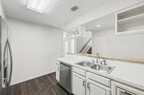 5913 Woodway Place Court Houston TX 77057