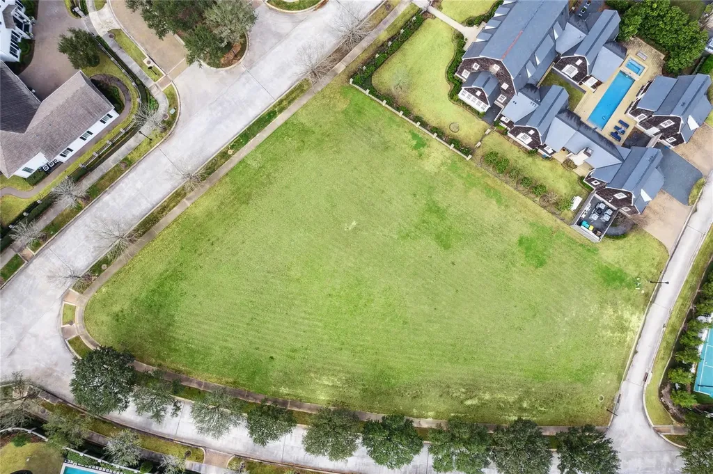 26 East Shore Drive The Woodlands TX 77380