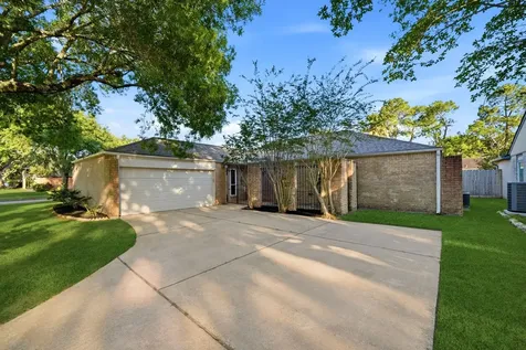 15826 Dunmoor Drive Houston TX 77059
