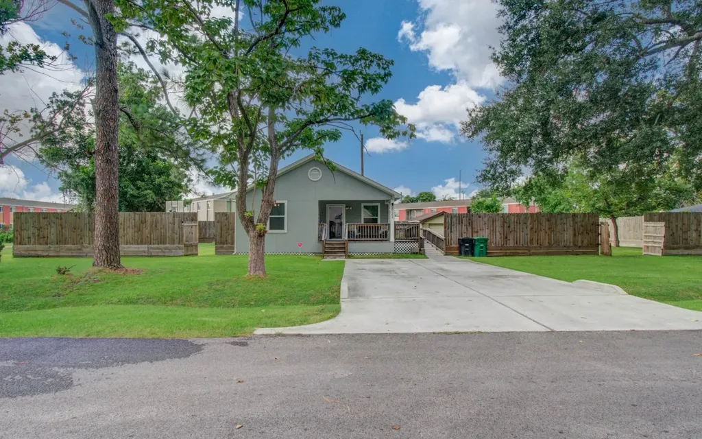 2722 Vega Street Houston TX 77088
