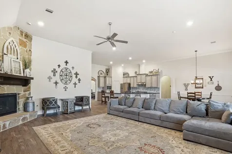 4115 Broadmoor Drive Mont Belvieu TX 77523
