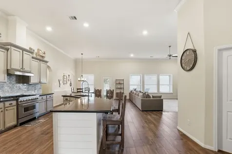 4115 Broadmoor Drive Mont Belvieu TX 77523