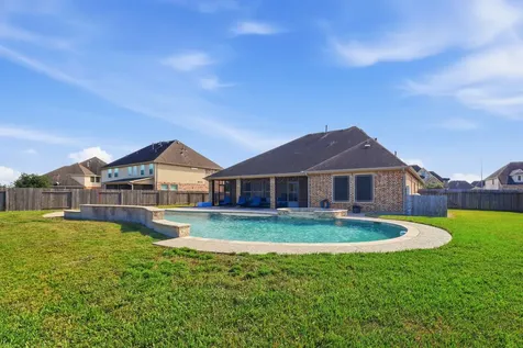 4115 Broadmoor Drive Mont Belvieu TX 77523