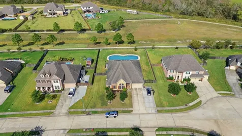 4115 Broadmoor Drive Mont Belvieu TX 77523