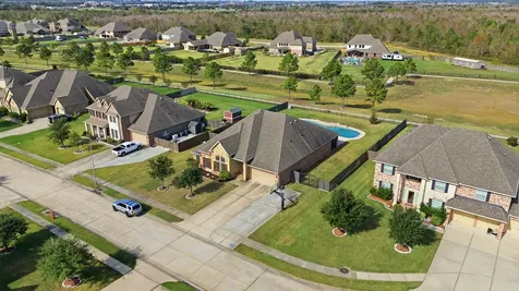 4115 Broadmoor Drive Mont Belvieu TX 77523
