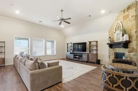 4115 Broadmoor Drive Mont Belvieu TX 77523