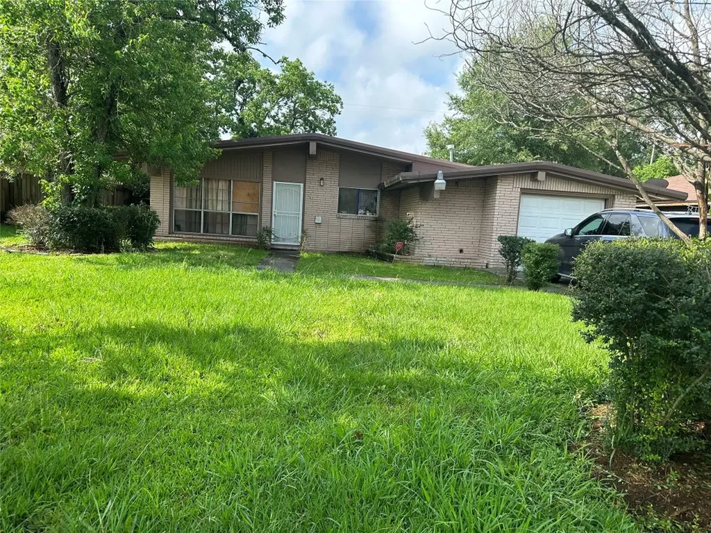 9330 Laura Koppe Road Houston TX 77078