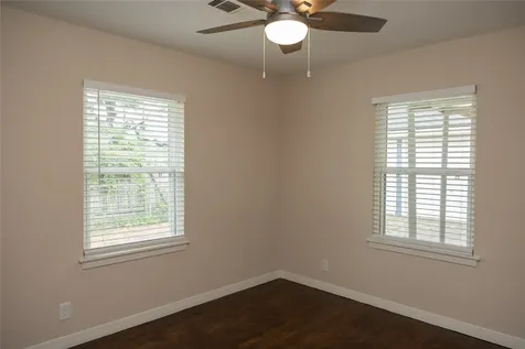 811 Sara Rose Street Houston TX 77018