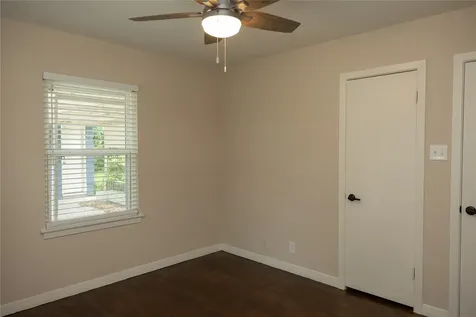811 Sara Rose Street Houston TX 77018