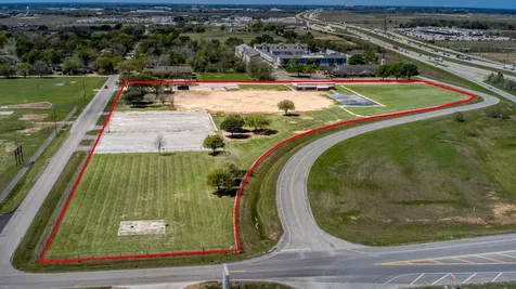 10.9 AC Fields Store At Highway 290 Road Waller TX 77484