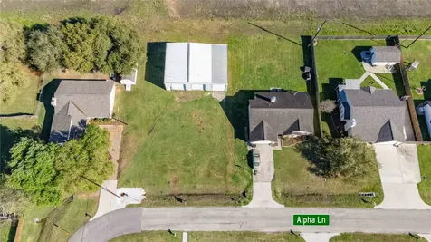 1324 Alpha Lane Crosby TX 77532