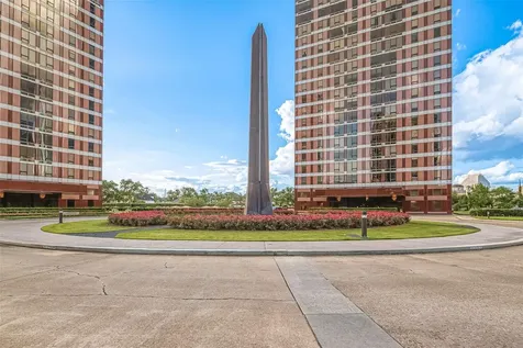 5110 San Felipe 151w Houston TX 77056