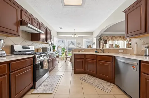 5118 Cove Creek Baytown TX 77523