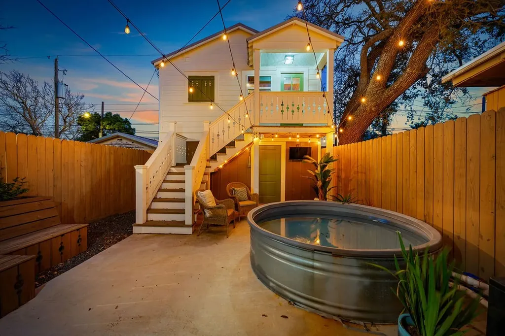 4117 Avenue R Galveston TX 77550
