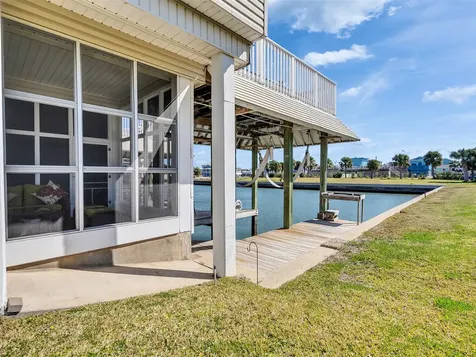 16627 Bayfront Drive Jamaica Beach TX 77554