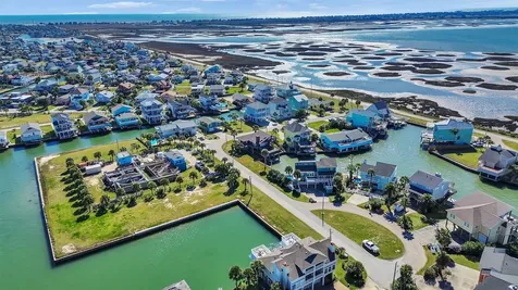 16627 Bayfront Drive Jamaica Beach TX 77554