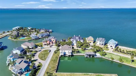 16627 Bayfront Drive Jamaica Beach TX 77554