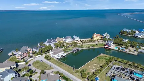 16627 Bayfront Drive Jamaica Beach TX 77554