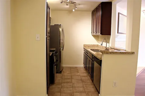 4635 Wild Indigo Street 515 Houston TX 77027