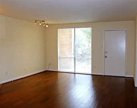 4635 Wild Indigo Street 515 Houston TX 77027