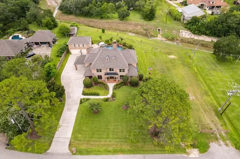 1002 Cowards Creek Court Friendswood TX 77546