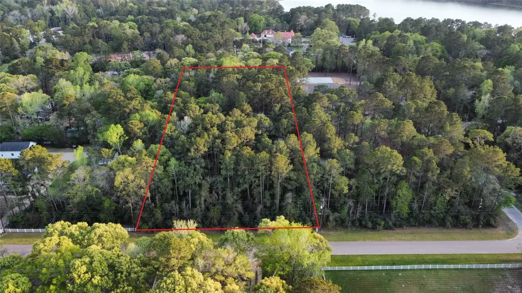 19103 Country Lake Drive Magnolia TX 77355