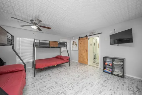 6317 P 1/2 Galveston TX 77551