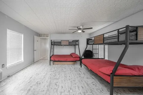 6317 P 1/2 Galveston TX 77551