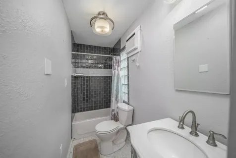 6317 P 1/2 Galveston TX 77551