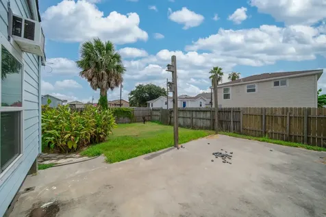6317 P 1/2 Galveston TX 77551