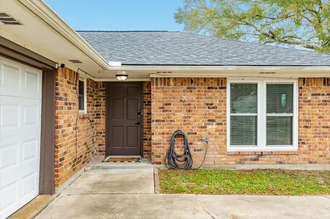 239 Lakewood Drive Clute TX 77531