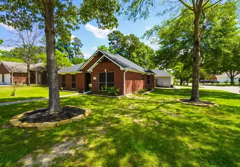 200 Canterbury Drive Conroe TX 77303