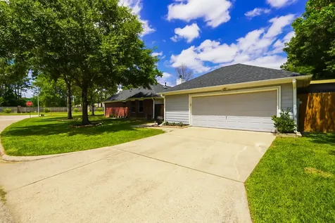 200 Canterbury Drive Conroe TX 77303
