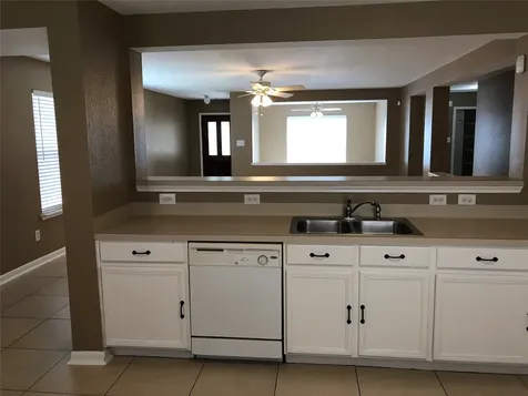 19615 Hollington Drive Tomball TX 77375